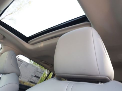 New 2026 Toyota Highlander XLE image 11