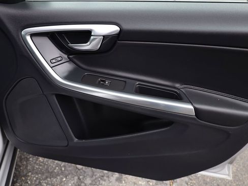 Used 2015 Volvo V60 T5 Premier FWD image 18