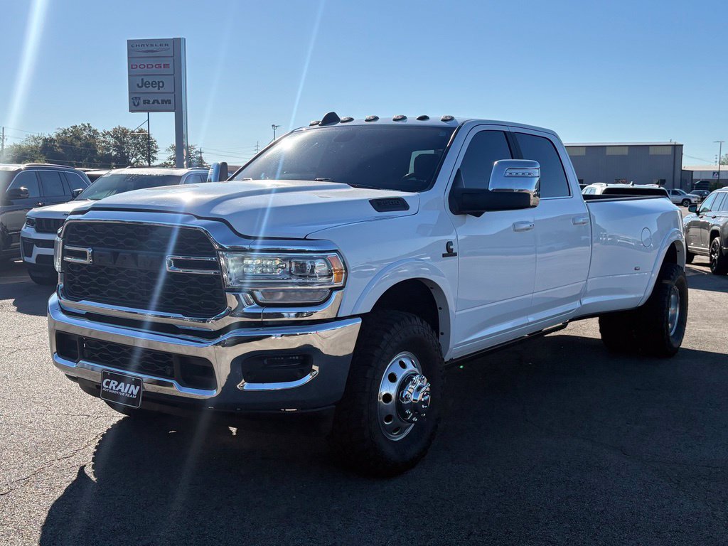 Used 2024 RAM 3500 Limited w/ Towing Technology Group AWD/4WD image 3