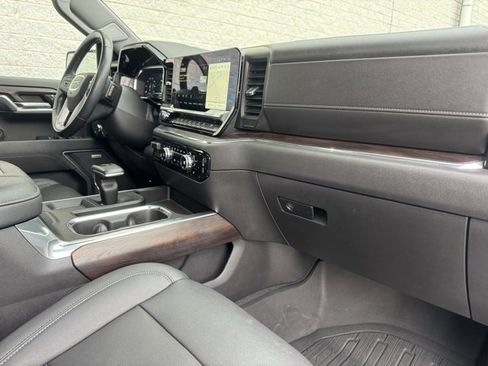 Used 2022 GMC Sierra 1500 SLT w/ SLT Premium Plus Package image 17