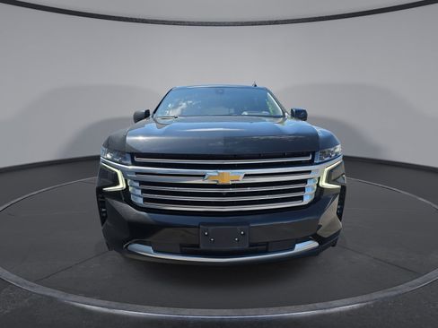 Used 2021 Chevrolet Suburban High Country w/ Premium Package AWD/4WD image 3
