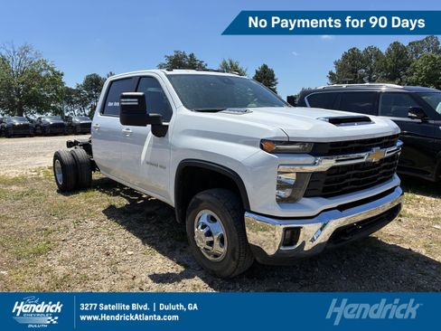 Used 2024 Chevrolet Silverado 3500 LT RWD image 1