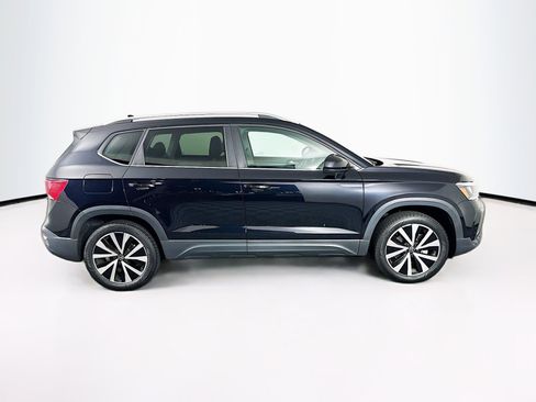 Used 2024 Volkswagen Taos SE image 27