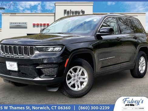 Used 2023 Jeep Grand Cherokee Laredo AWD/4WD image 1