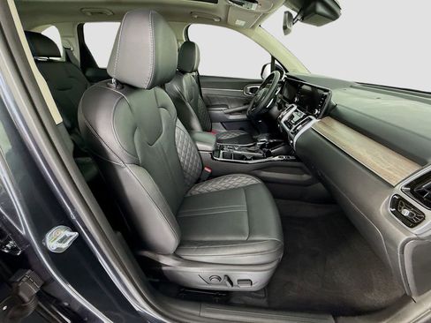 Used 2022 Kia Sorento SX Prestige image 21