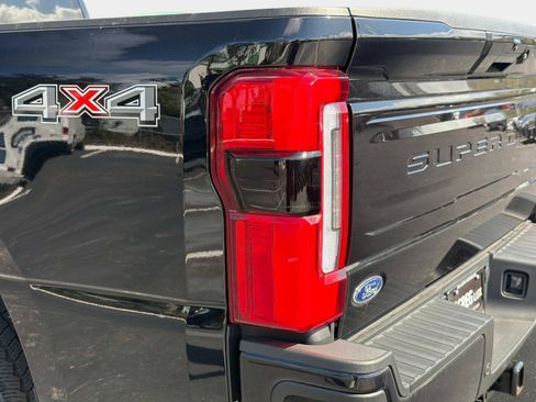 Used 2025 Ford F250 Platinum image 16