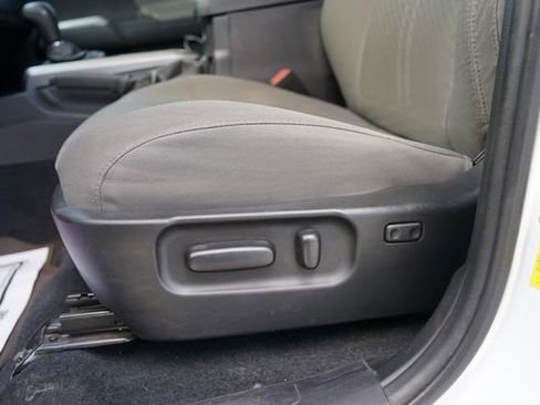 Used 2022 Toyota Tacoma 4x4 Double Cab image 10