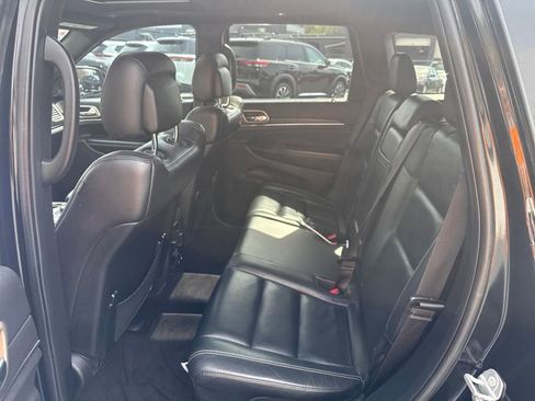 Used 2017 Jeep Grand Cherokee Limited image 25