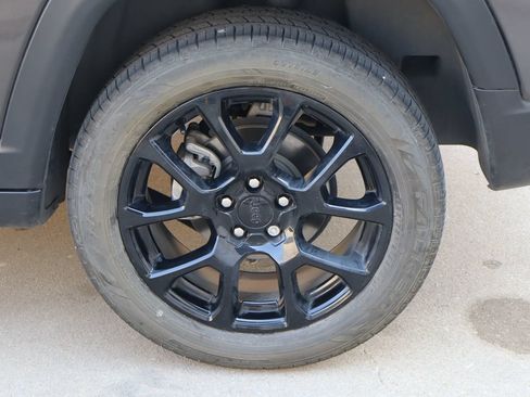 Used 2022 Jeep Compass Latitude AWD/4WD image 27