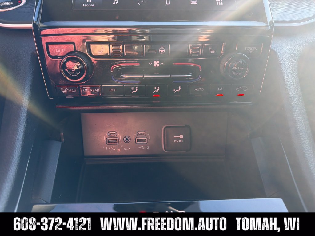 Used 2024 Jeep Grand Cherokee L Altitude AWD/4WD image 20