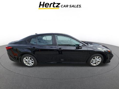 Used 2025 Toyota Camry LE image 7