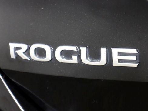 Used 2016 Nissan Rogue S w/ Appearance Package image 31