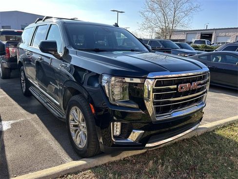 Used 2021 GMC Yukon XL SLT image 3