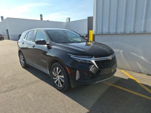 Used 2024 Chevrolet Equinox LT w/ LPO, Floor Liner Package FWD image 3