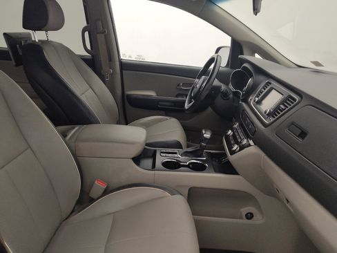 Used 2019 Kia Sedona EX FWD image 21
