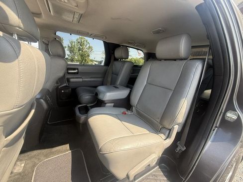 Used 2015 Toyota Sequoia Platinum RWD image 10