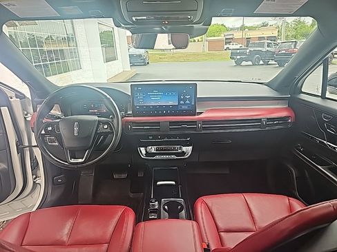 Used 2025 Lincoln Corsair Grand Touring w/ Equipment Group 301A AWD/4WD image 13