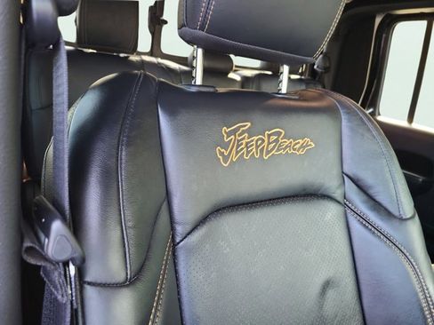 Used 2024 Jeep Gladiator Sport image 22