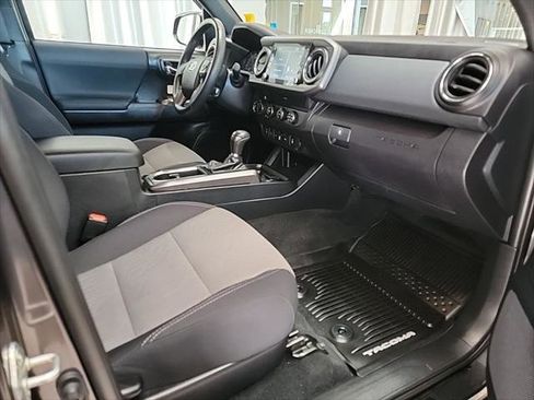 Certified 2020 Toyota Tacoma TRD Off-Road image 9