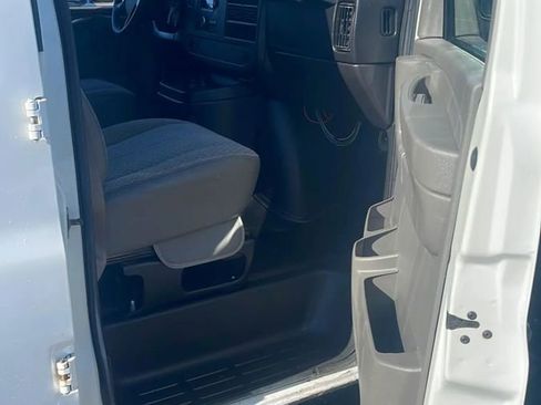 Used 2013 Chevrolet Express 1500 AWD image 10