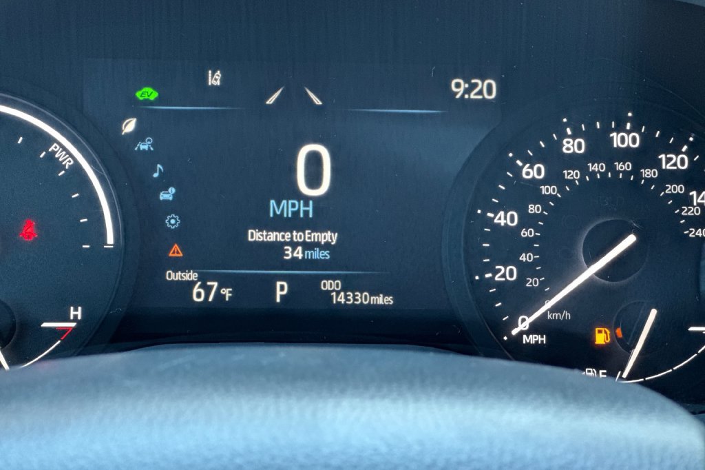 Certified 2025 Toyota Sienna XLE FWD image 25