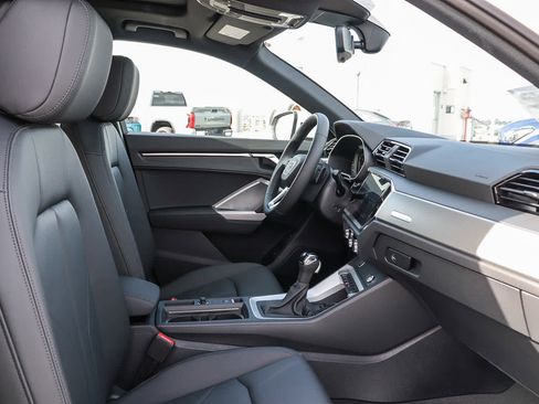 New 2025 Audi Q3 2.0T Premium image 22