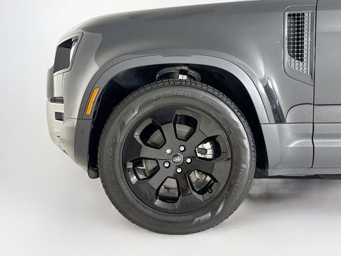 Used 2024 Land Rover Defender 110 S image 27