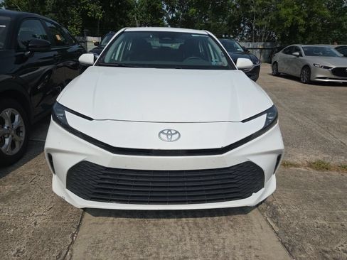 Used 2025 Toyota Camry LE FWD image 7