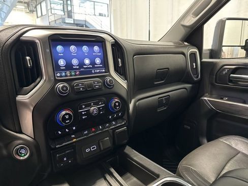 Used 2020 Chevrolet Silverado 2500 LTZ w/ LTZ Plus Package image 22