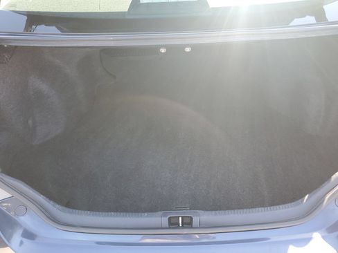 Used 2016 Toyota Camry LE FWD image 9