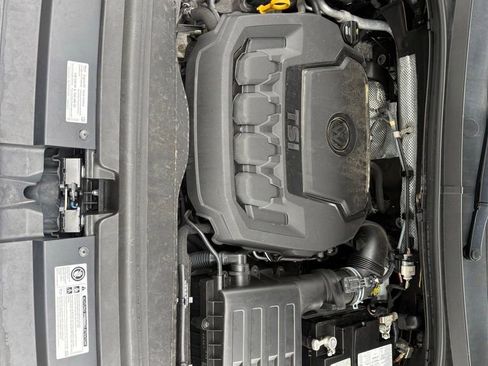 Used 2018 Volkswagen Tiguan SE FWD image 19