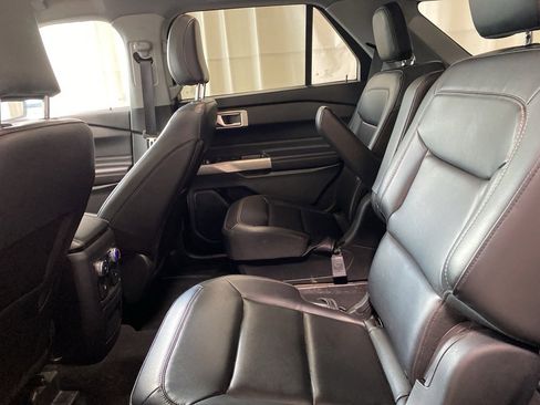 Used 2022 Ford Explorer XLT w/ Equipment Group 202A image 15