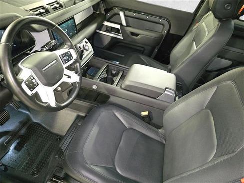 Certified 2024 Land Rover Defender 90 X-Dynamic SE image 16