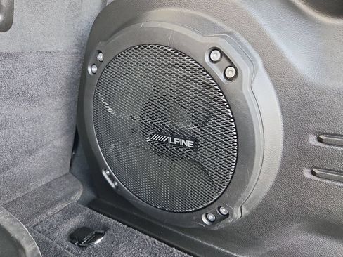 Used 2024 Jeep Wrangler Unlimited Rubicon AWD/4WD image 13