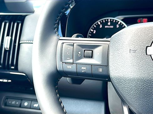 New 2026 Nissan Pathfinder SV image 20