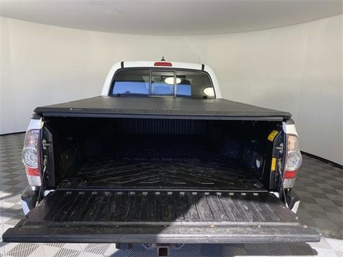 Used 2015 Toyota Tacoma 4x4 Double Cab w/ TRD Sport Package image 8