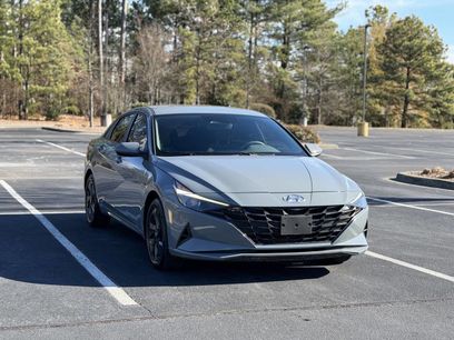 Used 2023 Hyundai Elantra SEL w/ Preferred Accessory Package