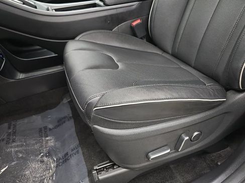 Used 2025 Hyundai Palisade SEL FWD image 25