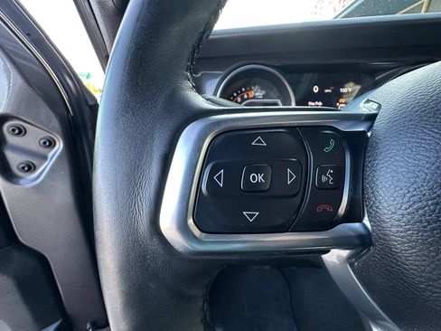 Used 2019 Jeep Wrangler Unlimited Sahara AWD/4WD image 25