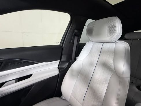 Used 2024 Cadillac Lyriq Luxury RWD image 22