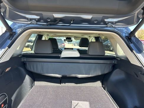 Used 2022 Toyota Corolla Cross XLE w/ Convenience Package image 9