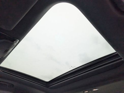 Certified 2023 BMW 330i Sedan image 17