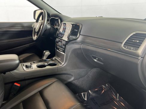 Used 2022 Jeep Grand Cherokee Limited image 28