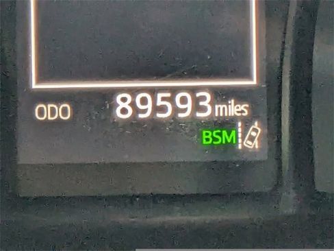 Used 2022 Toyota Camry SE image 26