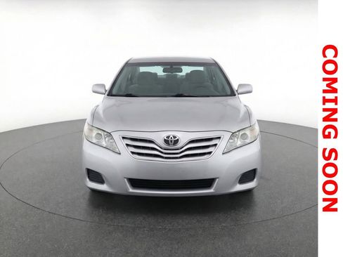 Used 2010 Toyota Camry LE image 7