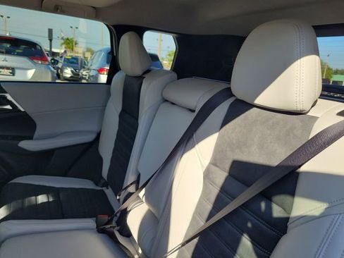 New 2026 Mitsubishi Outlander SE image 13
