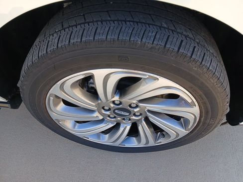 Used 2024 Lincoln Navigator Reserve AWD/4WD image 10
