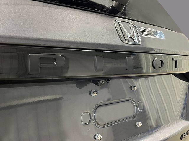 New 2025 Honda Pilot Black Edition image 7