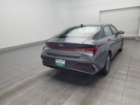 Used 2024 Hyundai Elantra SEL FWD image 9