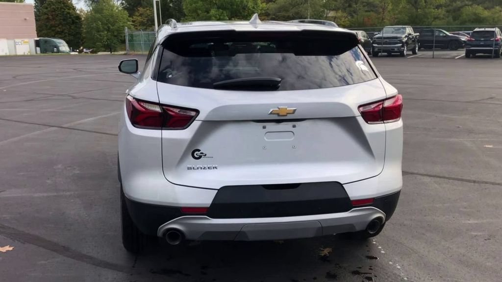 Used 2022 Chevrolet Blazer LT FWD image 3
